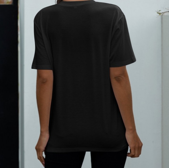 Black Leopard Red Lip Shortsleeve Graphic T-shirt - Picture 5 of 5